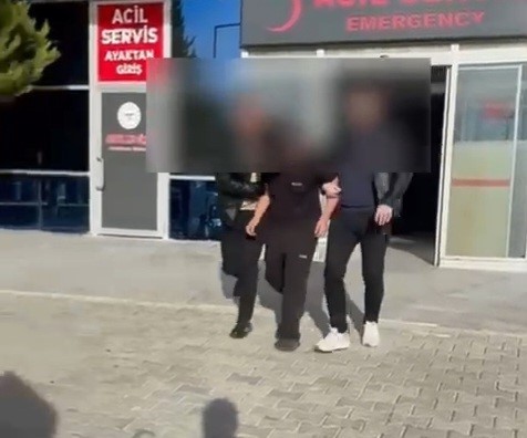 Tekirdağ’da Kur’an-ı Kerim’i ve bayrağı yakmak isteyen şahıs yakalandı 4 tekirdagda kuran i kerimi ve bayragi yakmak isteyen sahis yakalandi 0 tRpWzOpZ