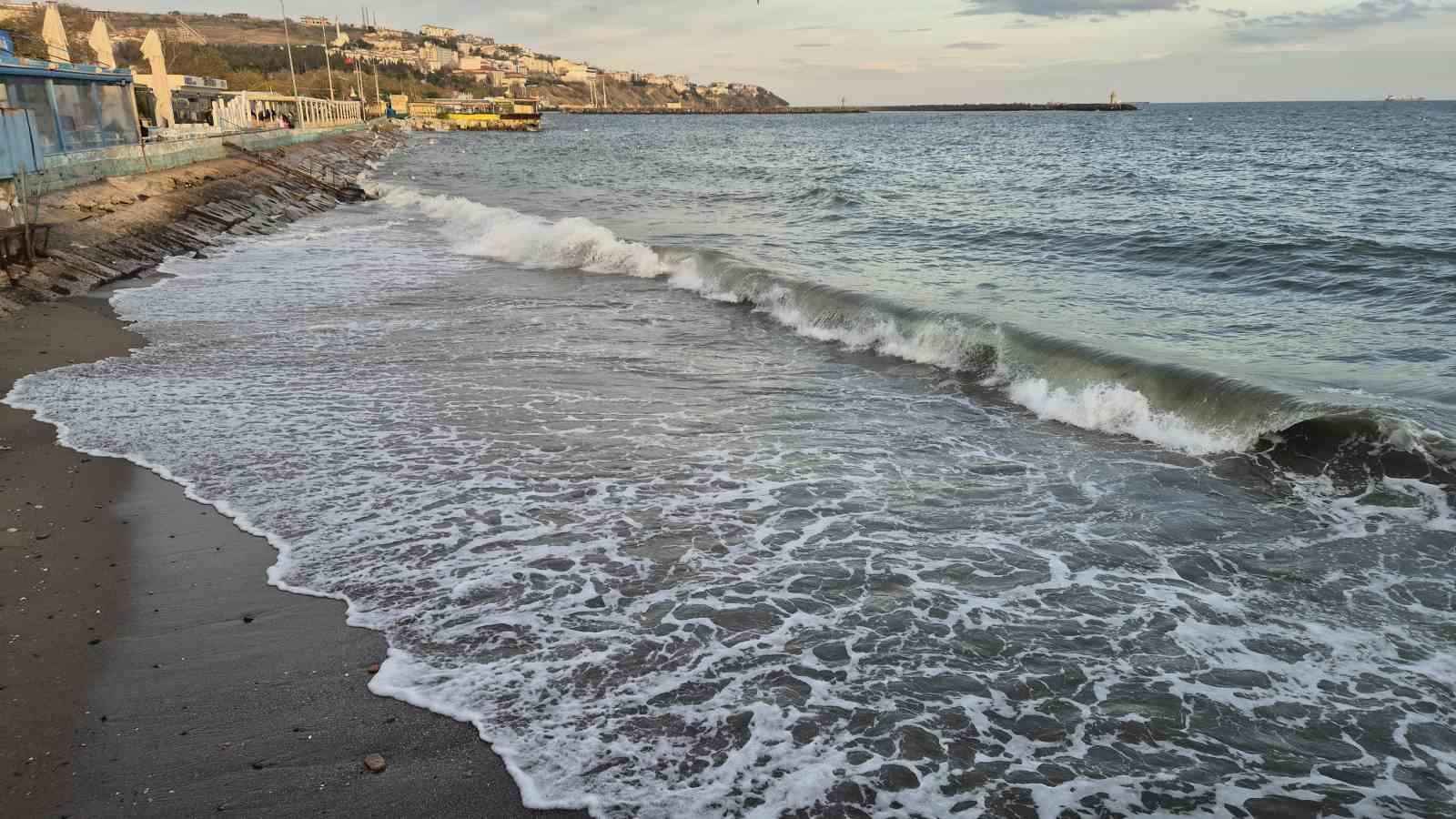 tekirdagda lodos firtinasi balikcilari denize cikartmadi 2 736rUXkO
