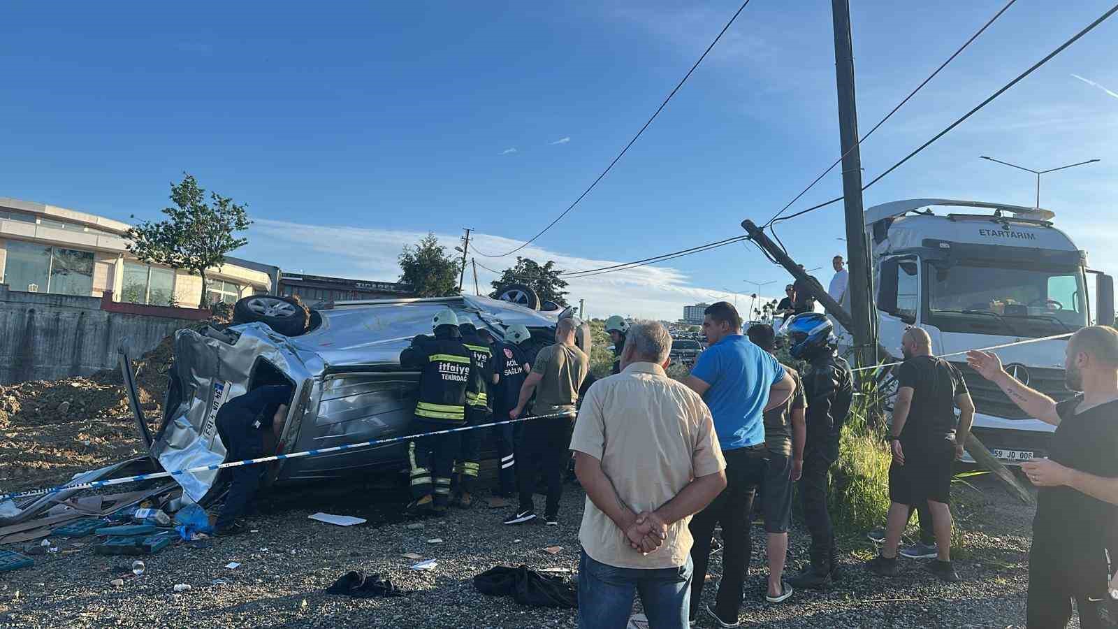 tekirdagda midibus ile panelvan carpisti 1 olu 8 yarali 0 zv2kq9cM