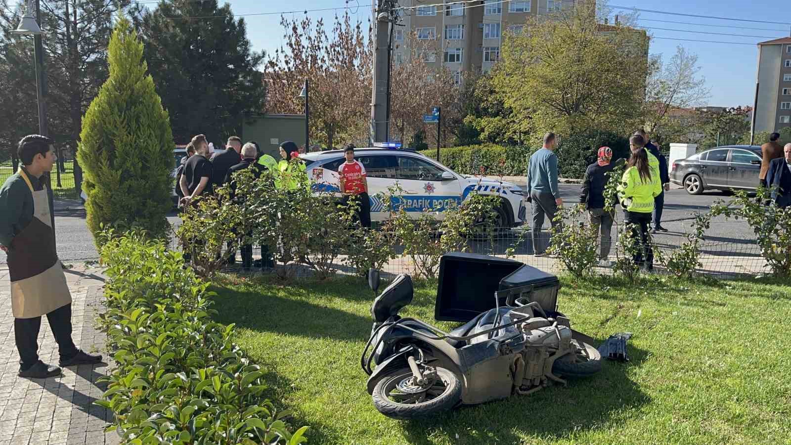 tekirdagda motosiklet lokantanin bahcesine daldi o anlar kamerada 2 TBNaCkD7