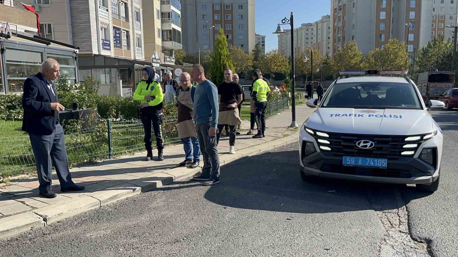 tekirdagda motosiklet lokantanin bahcesine daldi o anlar kamerada 4
