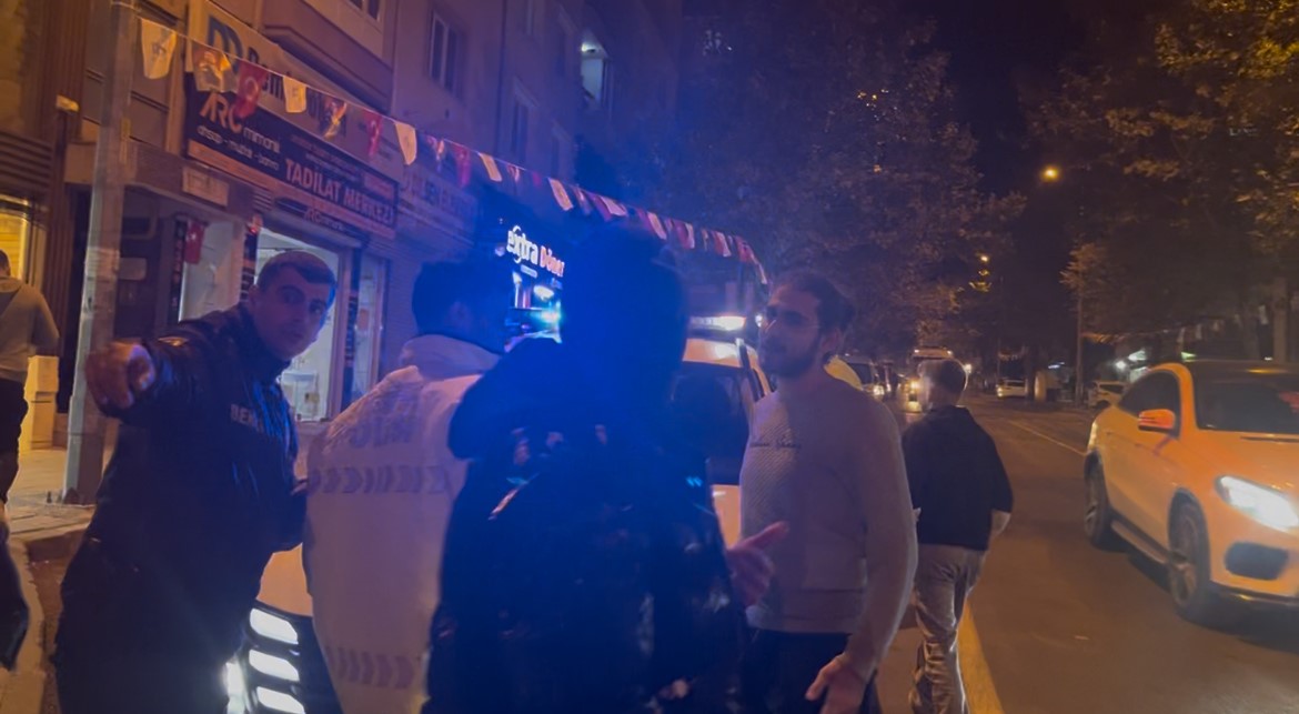 tekirdagda motosikletlinin metrelerce suruklendigi kaza kamerada olay yerinde tansiyon yukseldi 0 JwyyN75U