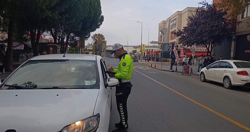 Tekirdağ’da muayenesiz ve cam filmli araçlara ceza 10 tekirdagda muayenesiz ve cam filmli araclara ceza 6 yPS31sP4