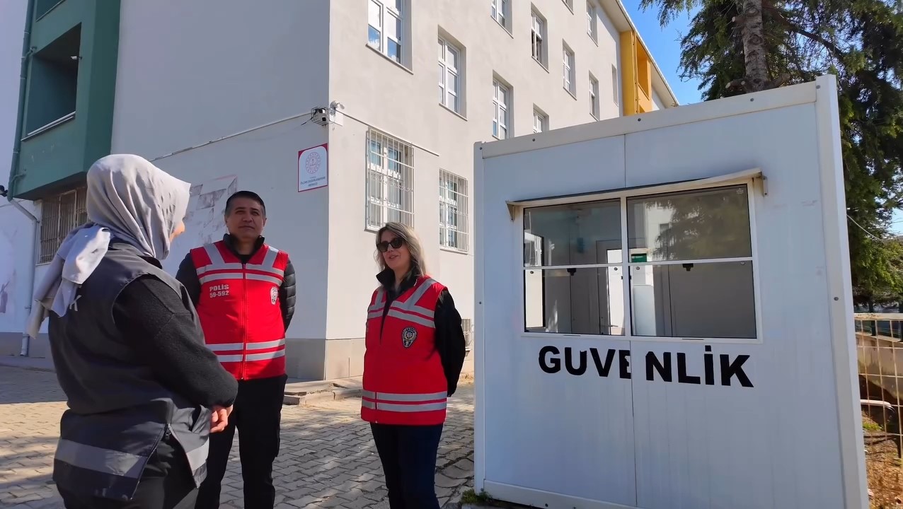 Tekirdağ’da okullarda sıkı güvenlik önlemi 5 tekirdagda okullarda siki guvenlik onlemi 1 p3X6V6wG