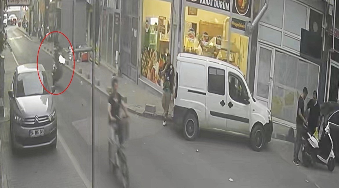tekirdagda on teker sovu kazayla bitti yaya ezilmekten son anda kurtuldu korkunc anlar kamerada SkBXC43i