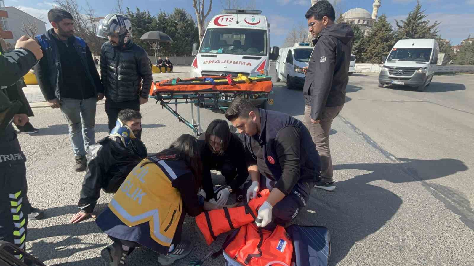 tekirdagda otomobil ile motosikletin kaza ani kamerada 1 3GJ5k7O6