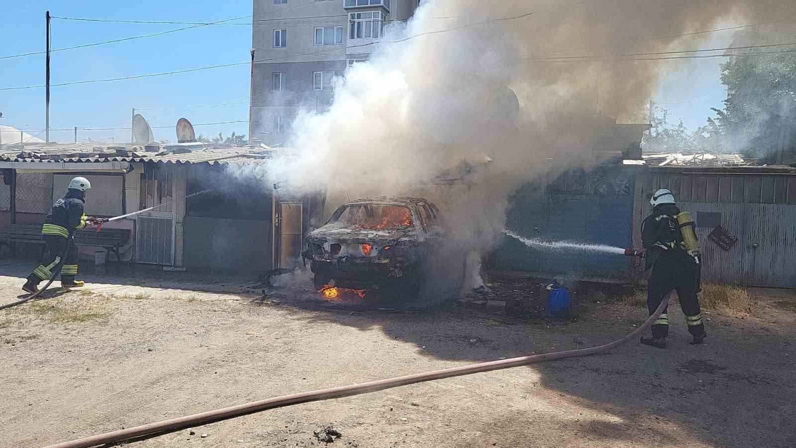 tekirdagda otomobil ve garaj kule dondu 0 Rr8OONrV