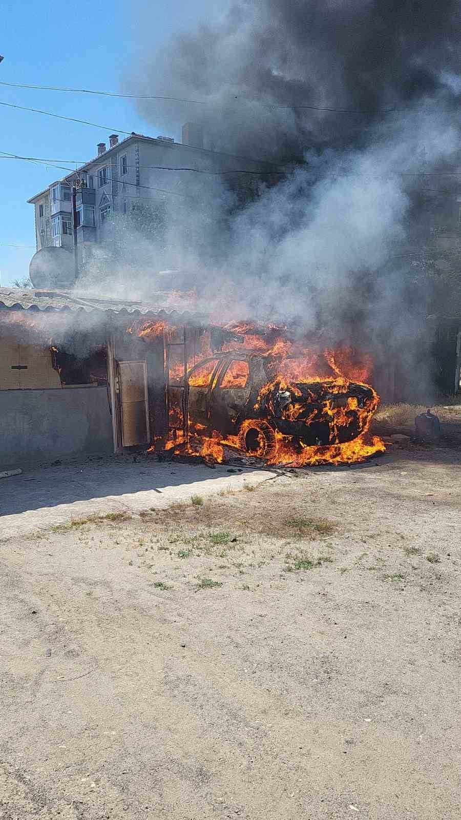 tekirdagda otomobil ve garaj kule dondu 2