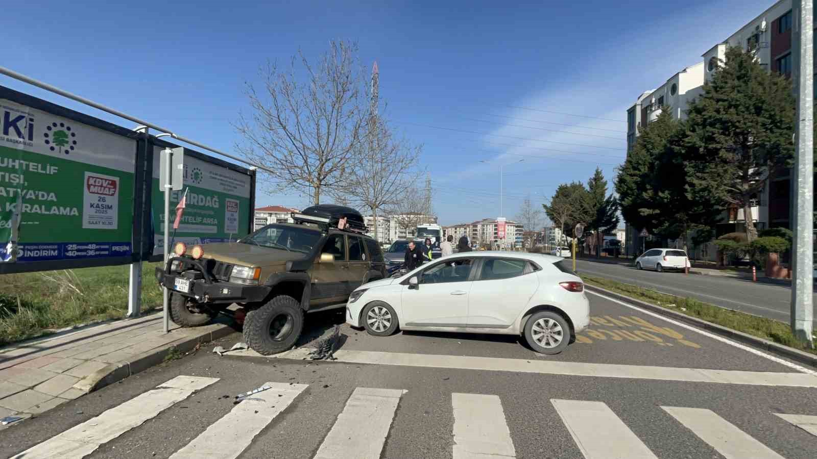 tekirdagda otomobilin park halindeki cipe carptigi kaza kamerada 2 L3mPnOwL
