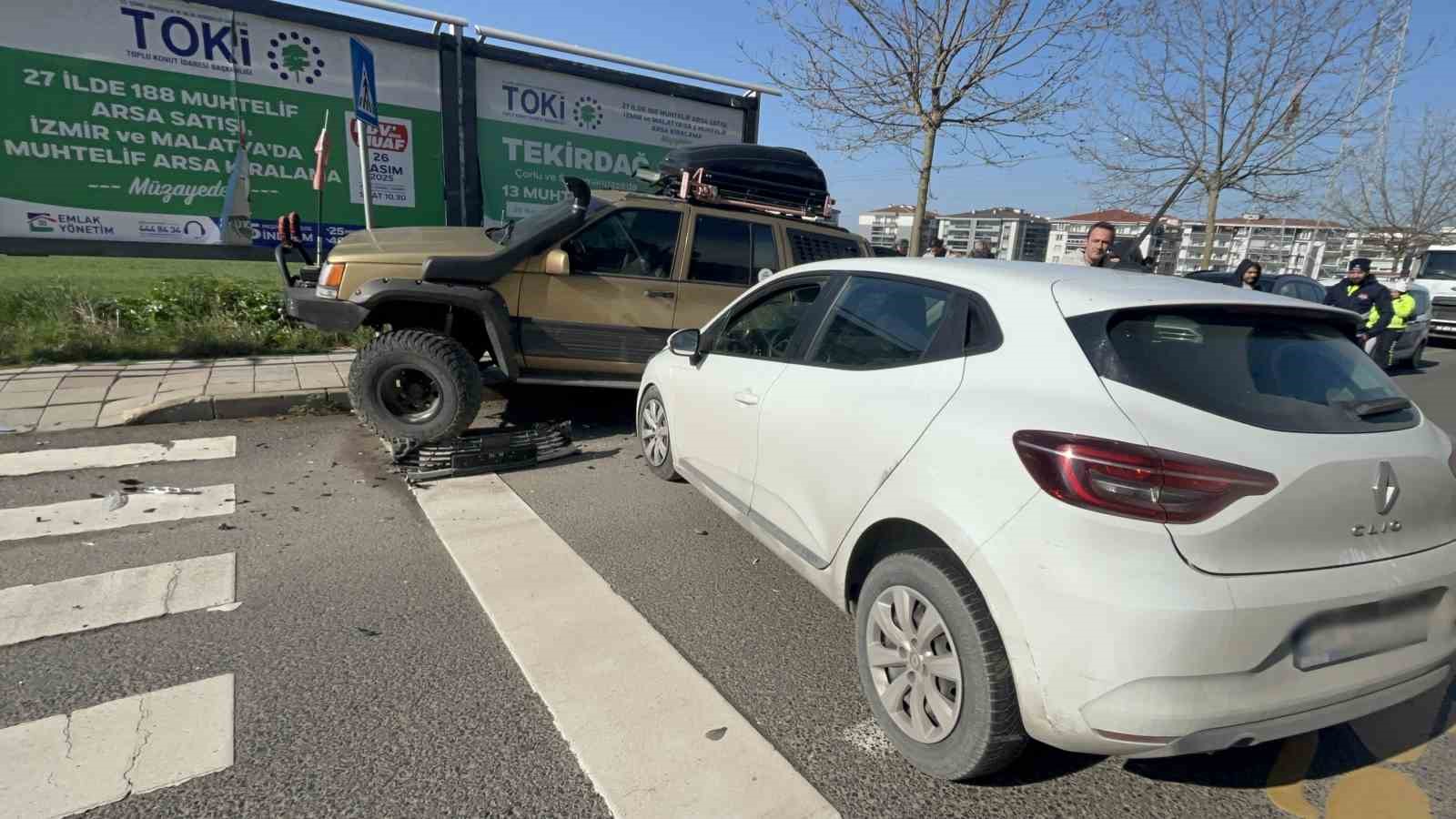 tekirdagda otomobilin park halindeki cipe carptigi kaza kamerada 3 TJqiFyfQ