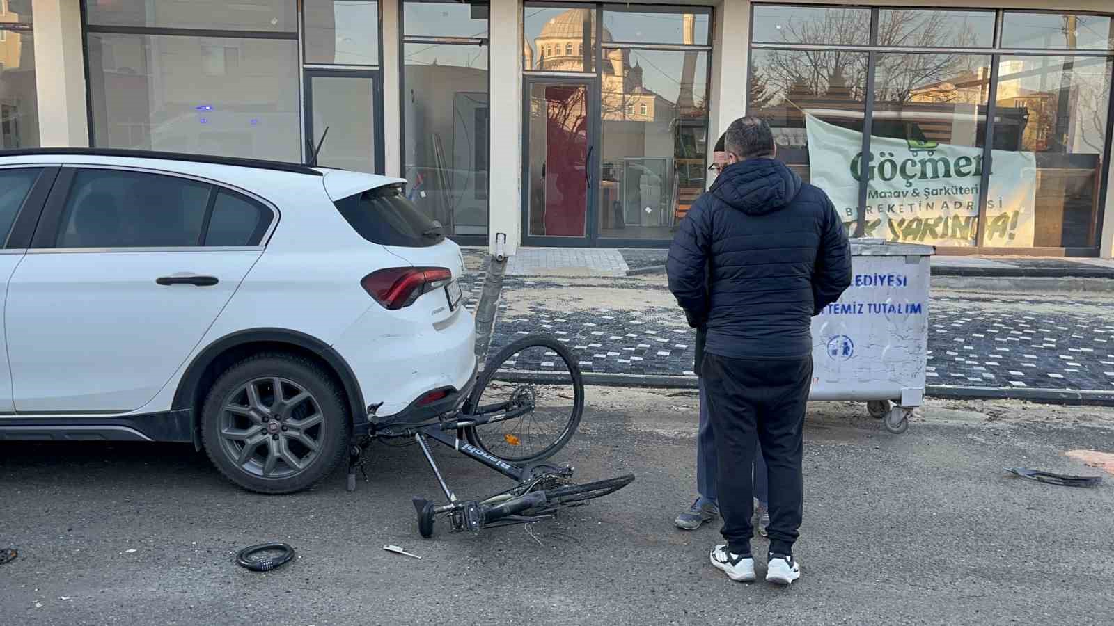tekirdagda otomobille carpisan bisikletlinin yaralandigi feci kaza kamerada 3 vdY8EX1X
