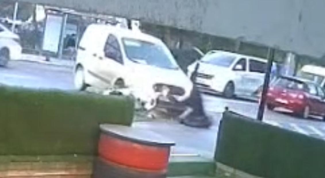 Tekirdağ’da otomobille çarpışan motosikletlinin yaralandığı kaza kamera 4 tekirdagda otomobille carpisan motosikletlinin yaralandigi kaza kamera 0 3ueR6ID2