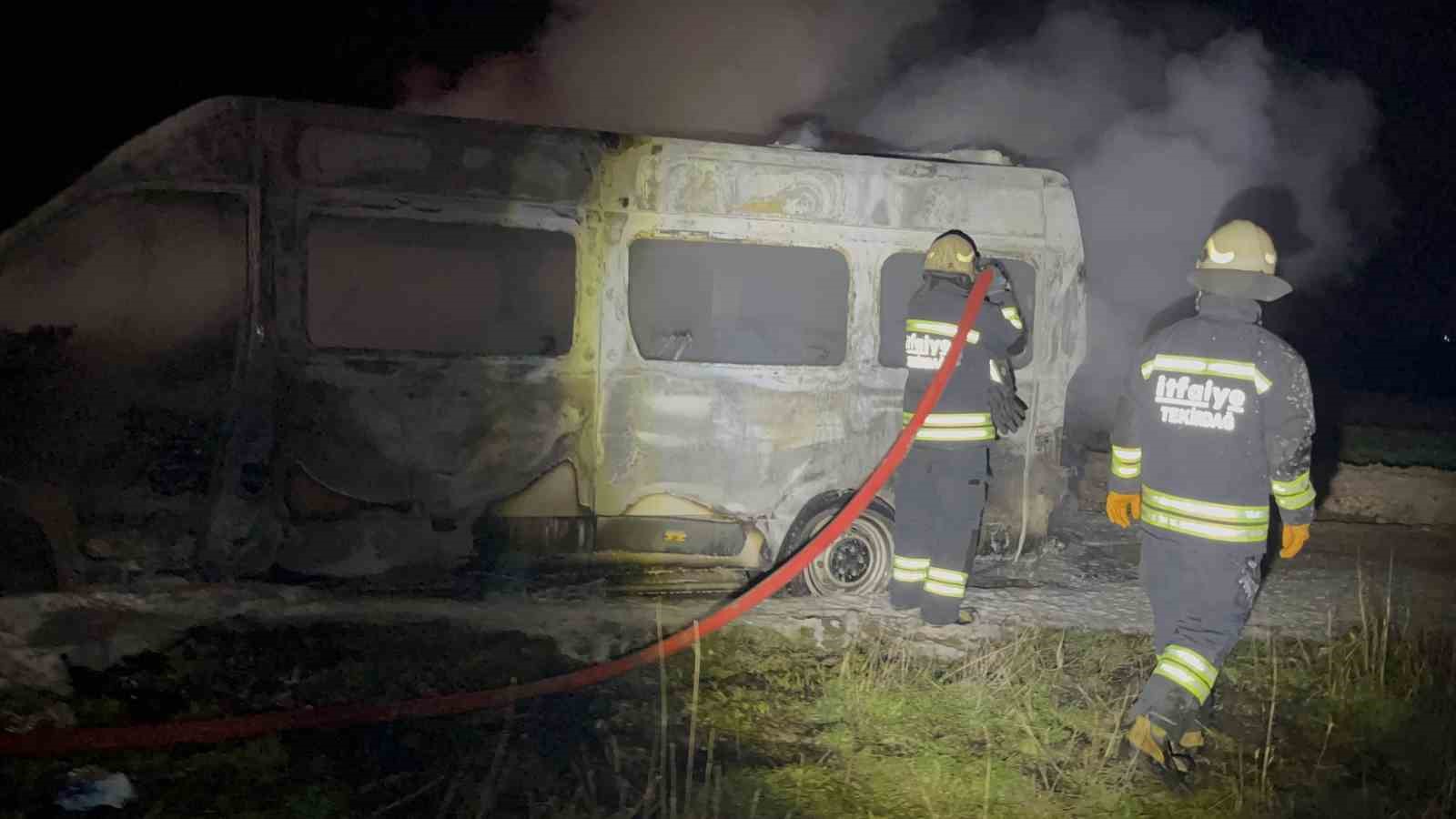 tekirdagda panelvan minibus alev topuna dondu 2 CLbc2ayV