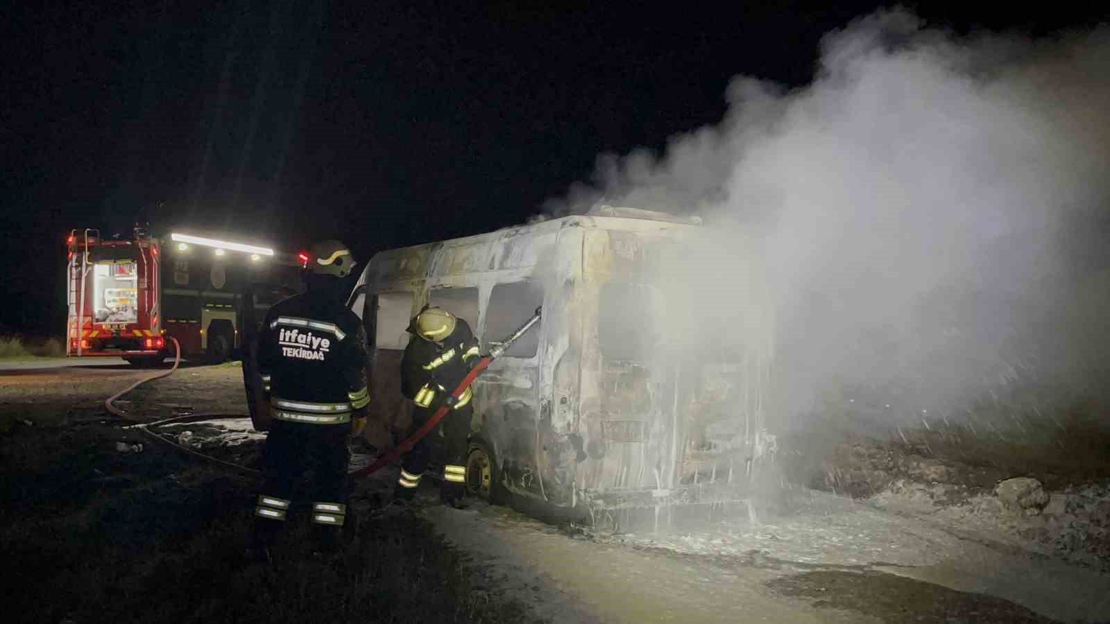 tekirdagda panelvan minibus alev topuna dondu 3 zX4isZ3L