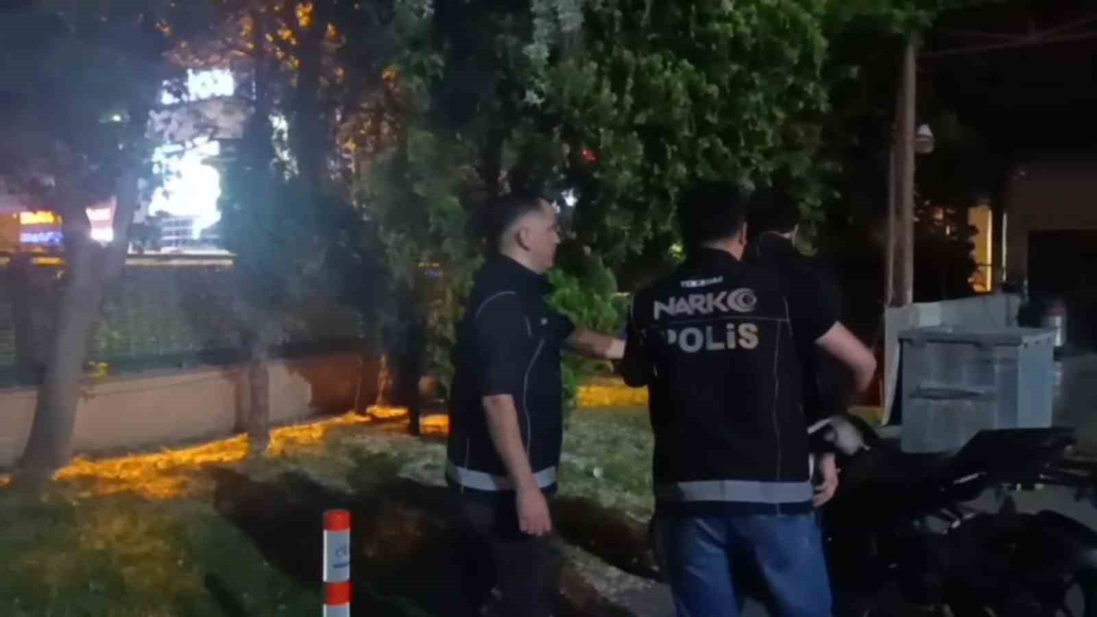 Tekirdağ’da pes dedirten yöntem: Uyuşturucuyu ekmek arasında servis etmişler 4 tekirdagda pes dedirten yontem uyusturucuyu ekmek arasinda servis etmisler 0 8lkjQdvs