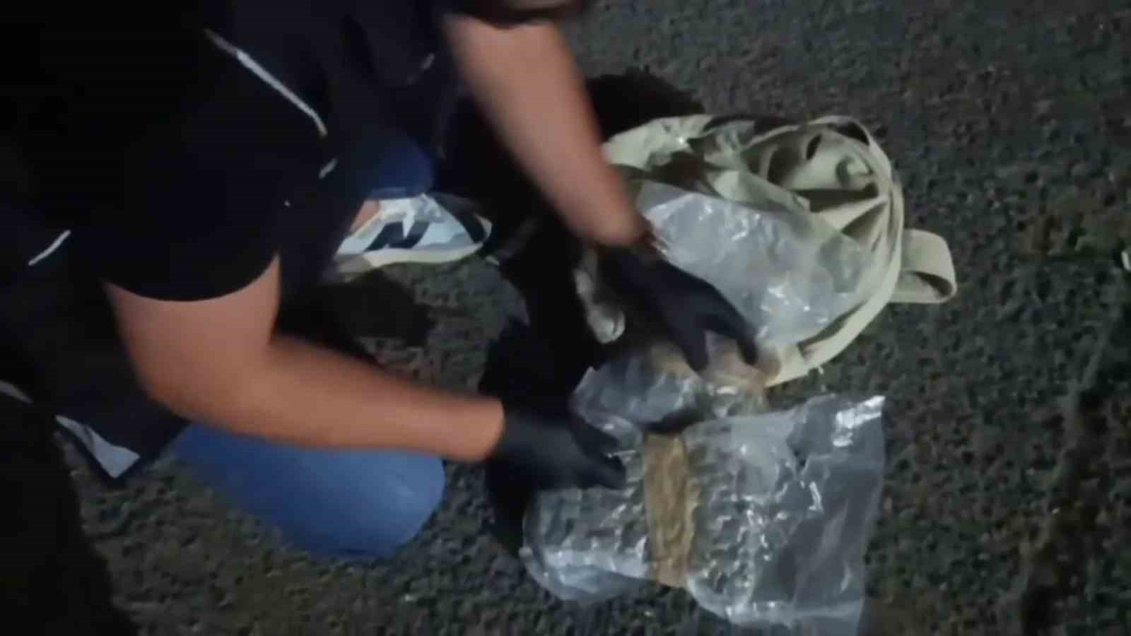 Tekirdağ’da pes dedirten yöntem: Uyuşturucuyu ekmek arasında servis etmişler 5 tekirdagda pes dedirten yontem uyusturucuyu ekmek arasinda servis etmisler 1 2e3IRcM7