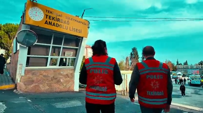 Tekirdağ’da polis ekiplerinden okullarda geniş çaplı denetim 6 tekirdagda polis ekiplerinden okullarda genis capli denetim 2 tvqWHmaF