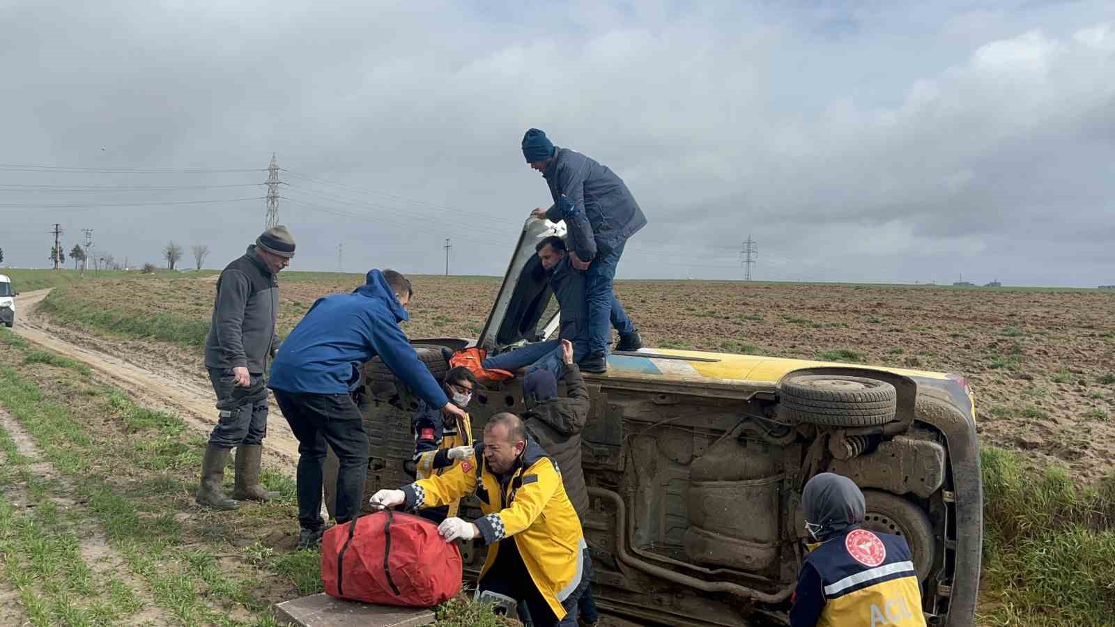 tekirdagda ptt kargo araci devrildi 1 yarali 1 YIFgYAZ8