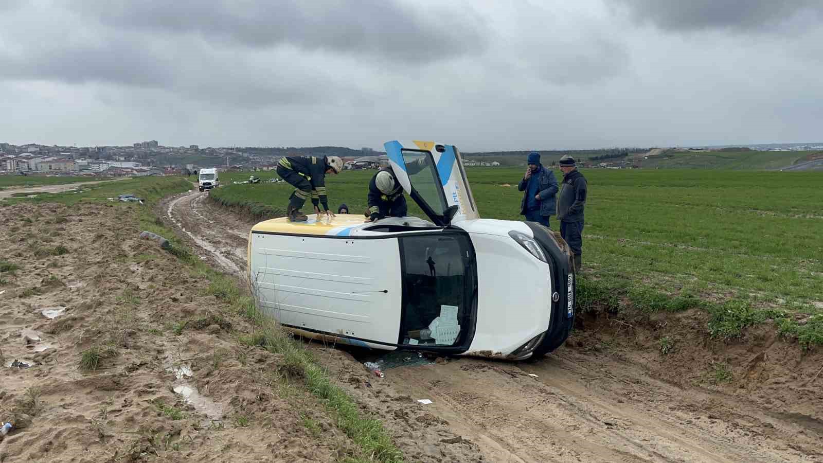tekirdagda ptt kargo araci devrildi 1 yarali 4 ucvIKHPG