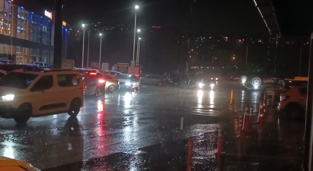Tekirdağ’da sağanak yağış etkili oldu 7 tekirdagda saganak yagis etkili oldu 3 BZilzskM