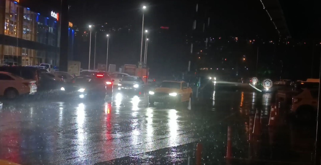 Tekirdağ’da sağanak yağış etkili oldu 8 tekirdagda saganak yagis etkili oldu 4 zbvv26ZV