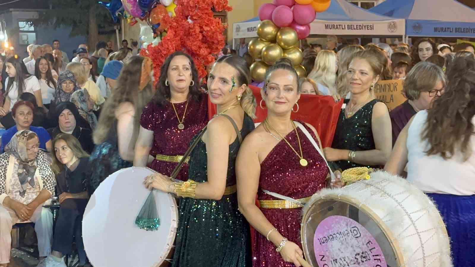 Tekirdağ’da Şalvar Gecesi renkli görüntülere sahne oldu 6 tekirdagda salvar gecesi renkli goruntulere sahne oldu 2 G27fmyyT