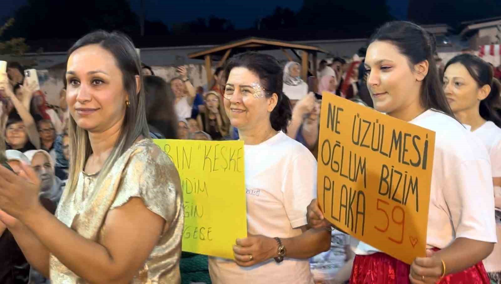 Tekirdağ’da Şalvar Gecesi renkli görüntülere sahne oldu 8 tekirdagda salvar gecesi renkli goruntulere sahne oldu 4 lGy63vBX