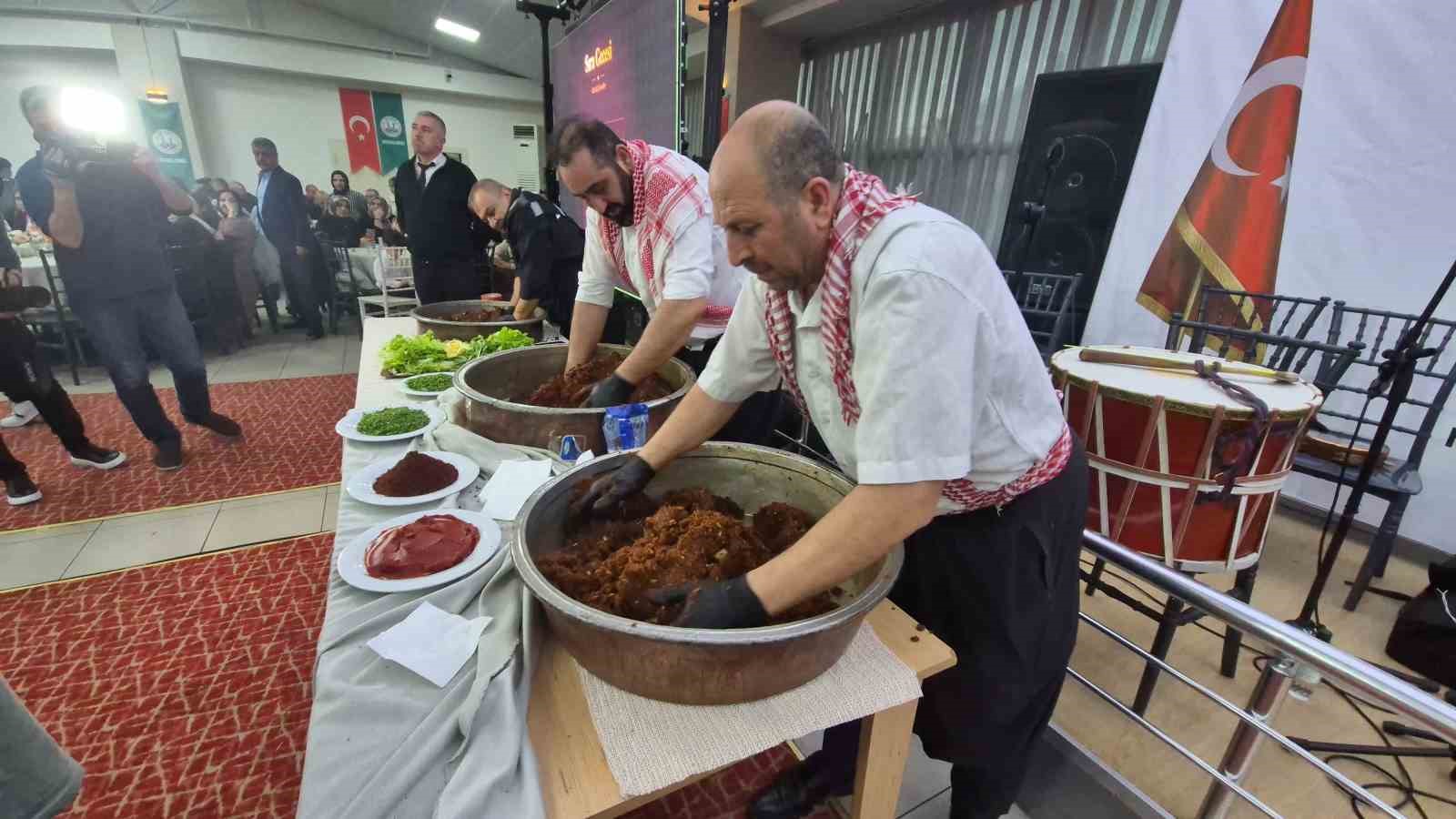 tekirdagda sanliurfa ruzgari 1 ton cig kofte ikram edildi 8