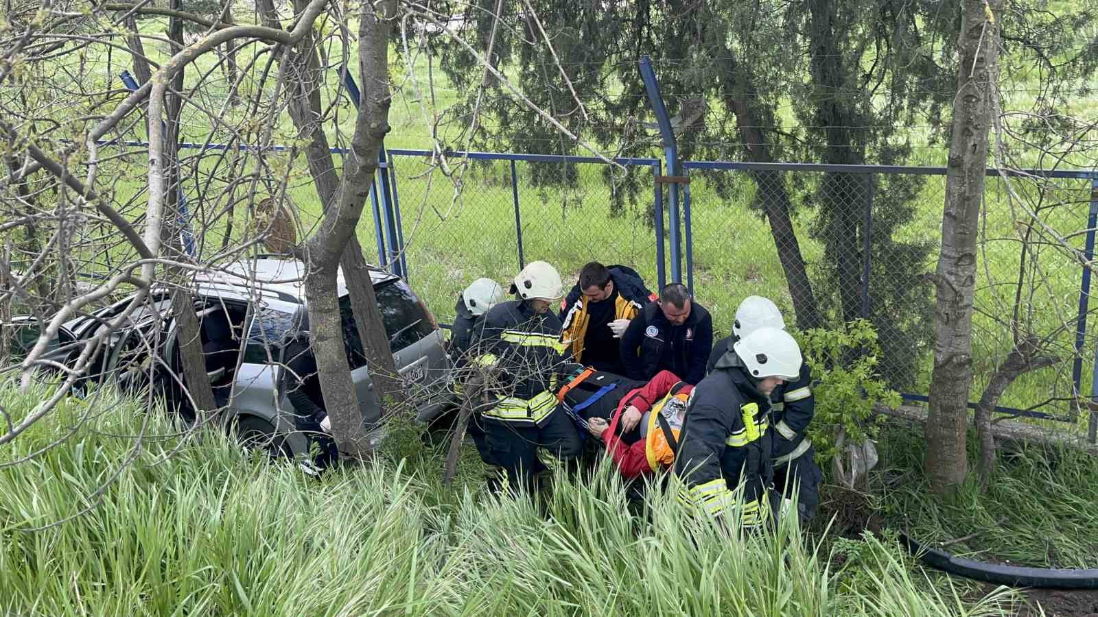 tekirdagda sarampole ucan otomobilin surucusu hayatini kaybetti 2 flKMQQmA