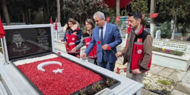 tekirdagda-sehit-mezarlarina-karanfil-birakildi-lTm2r1wG.jpg