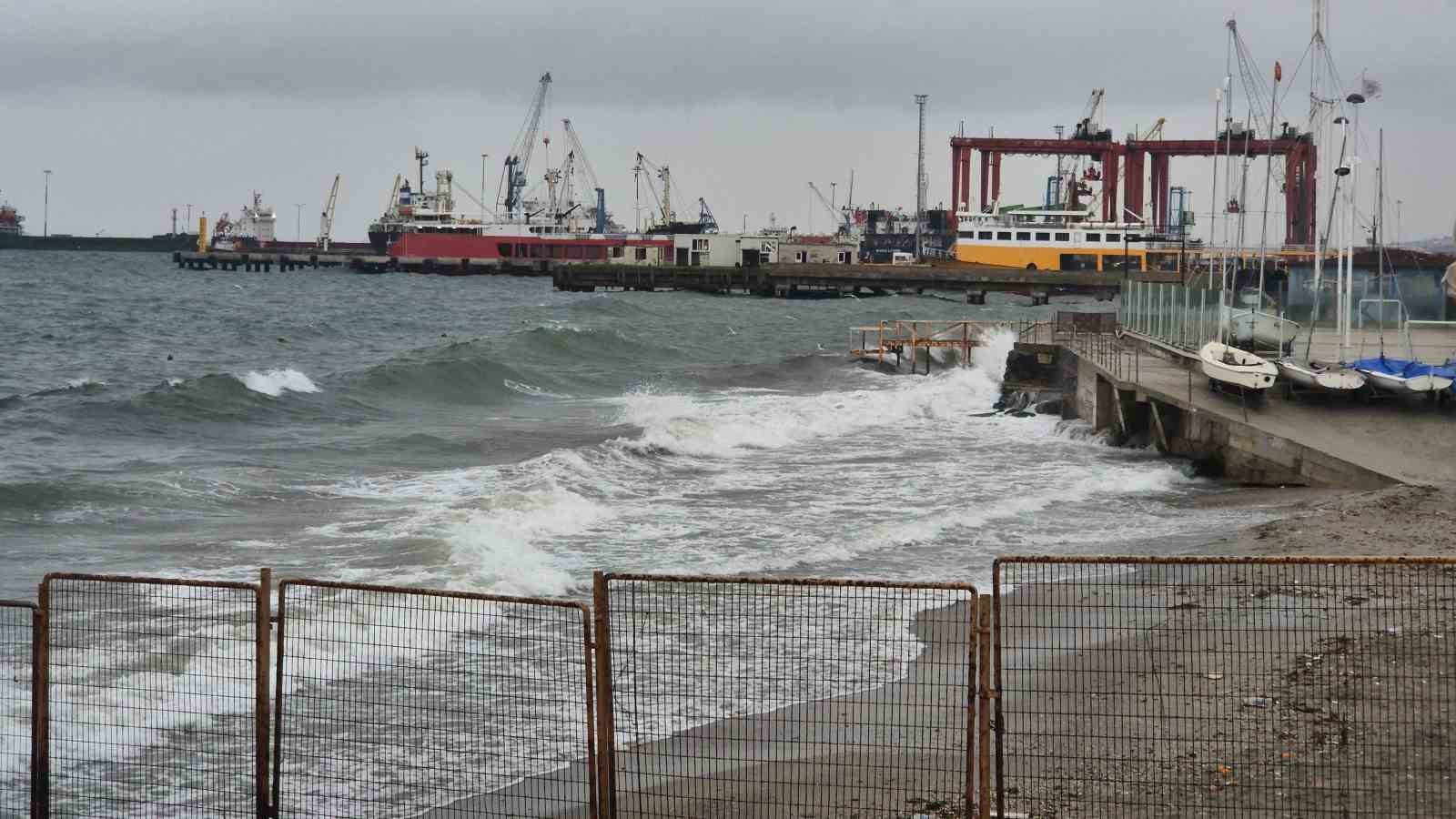 tekirdagda siddetli poyraz 3 rIZh11KZ
