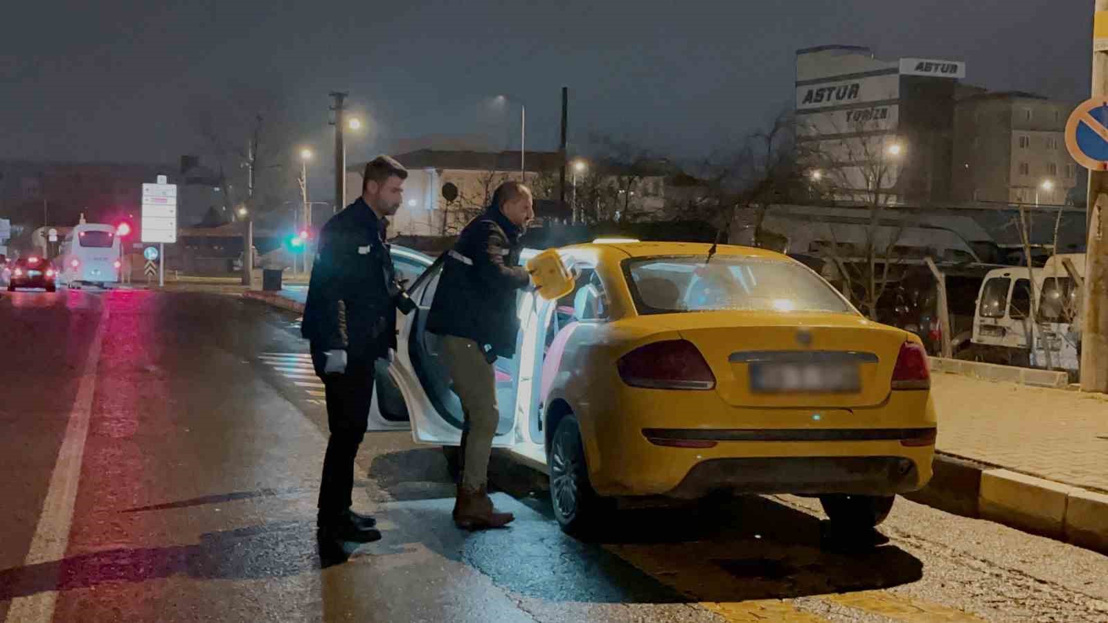 tekirdagda takside yolcu dehseti soforu omzundan bicakladi 0