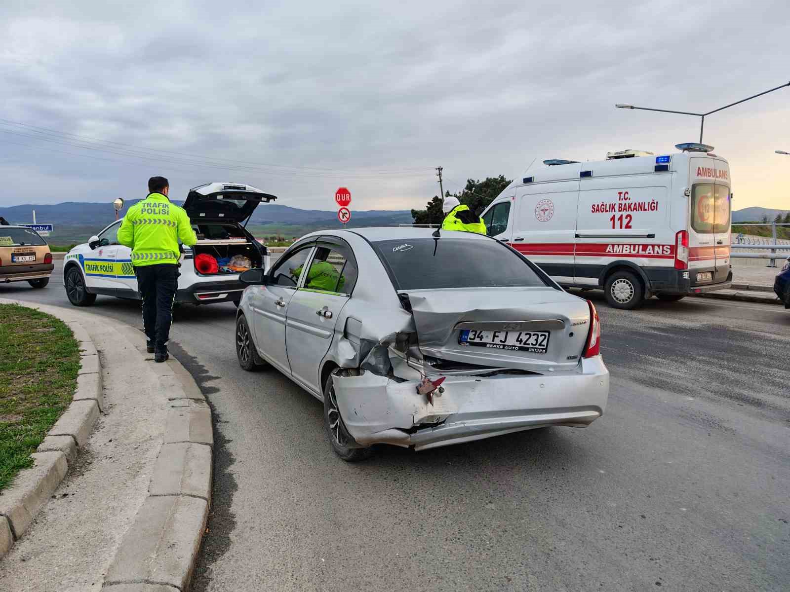 tekirdagda trafik kazasi 2si cocuk 5 yarali 1 rzpUqZOK