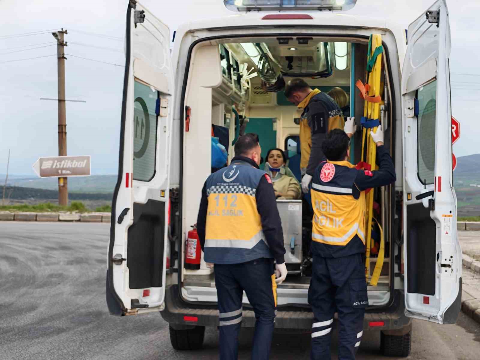tekirdagda trafik kazasi 2si cocuk 5 yarali 3 eLMmzLmL