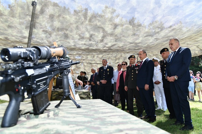 tekirdagda turk kara kuvvetlerinin silah ve techizat sergisi ilgi gordu 0 UNMa6UiQ
