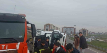 tekirdagda-viraji-alamayan-tir-devrildi-ciMhqsTT.jpg