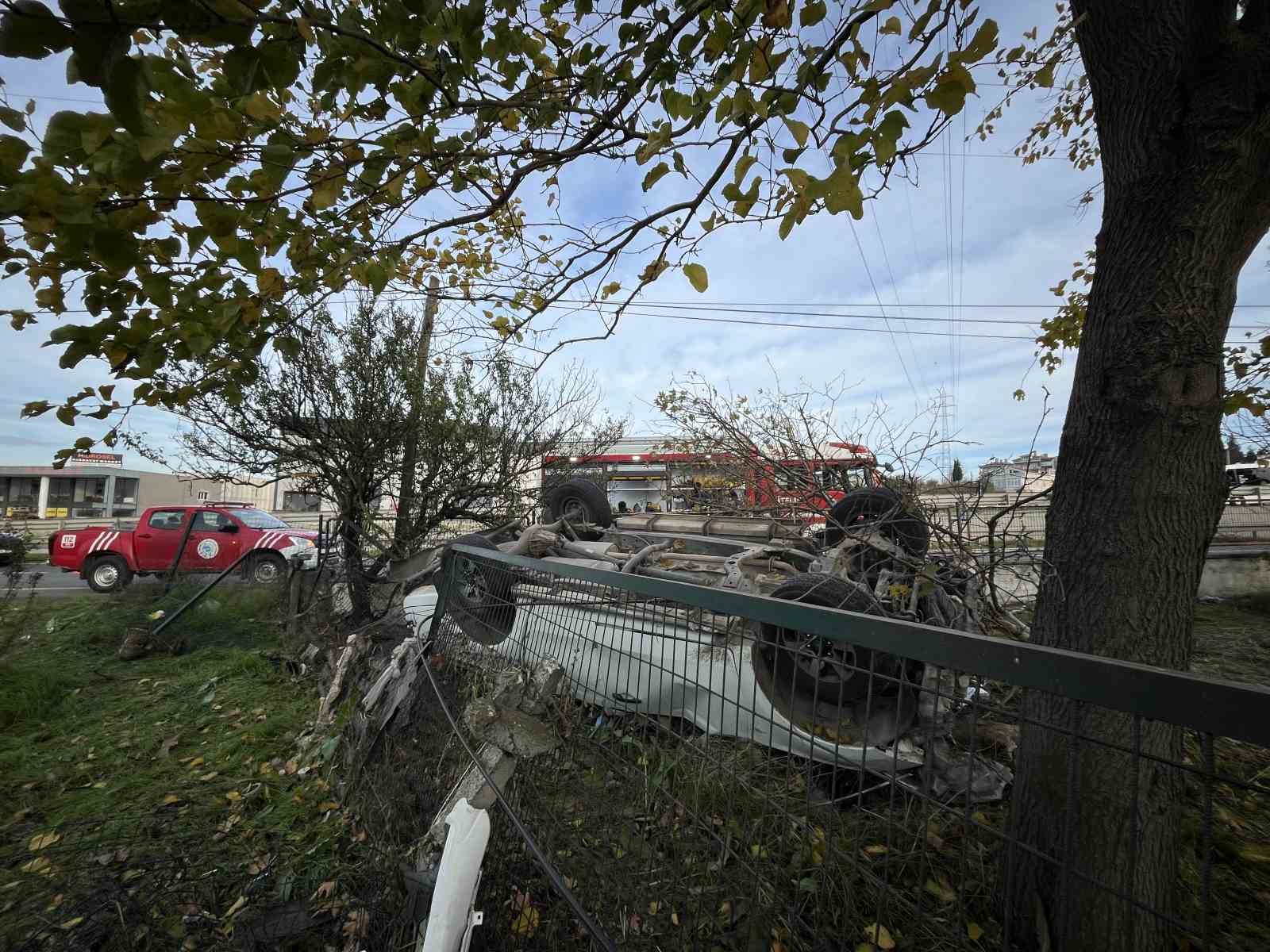 tekirdagda yolcu minibusu ile carpisan pikap takla atti 2 yarali 2 OZM6d5YY