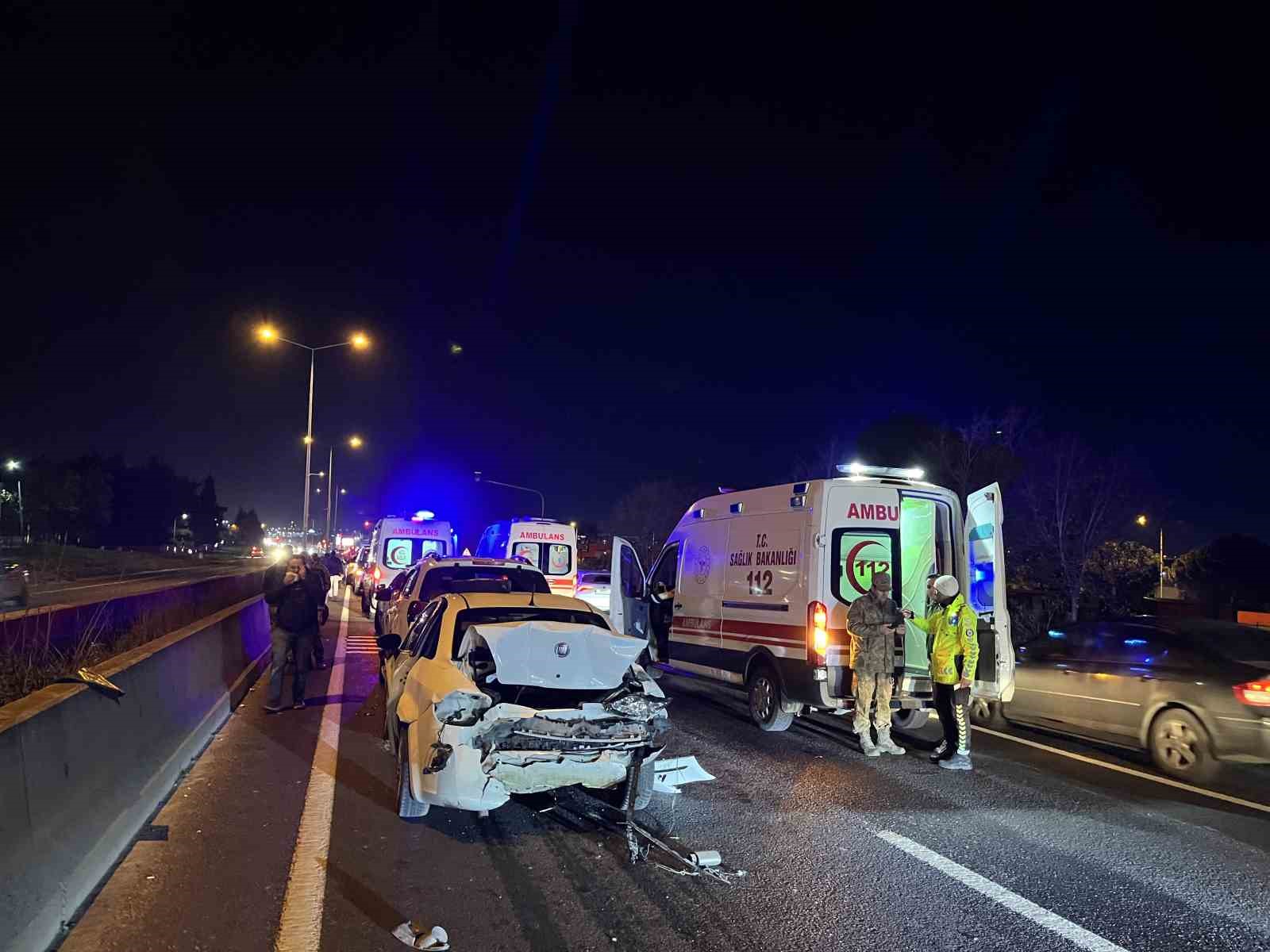 tekirdagda zincirleme kaza 2si asker 5 yarali 0 MKOVvNlw