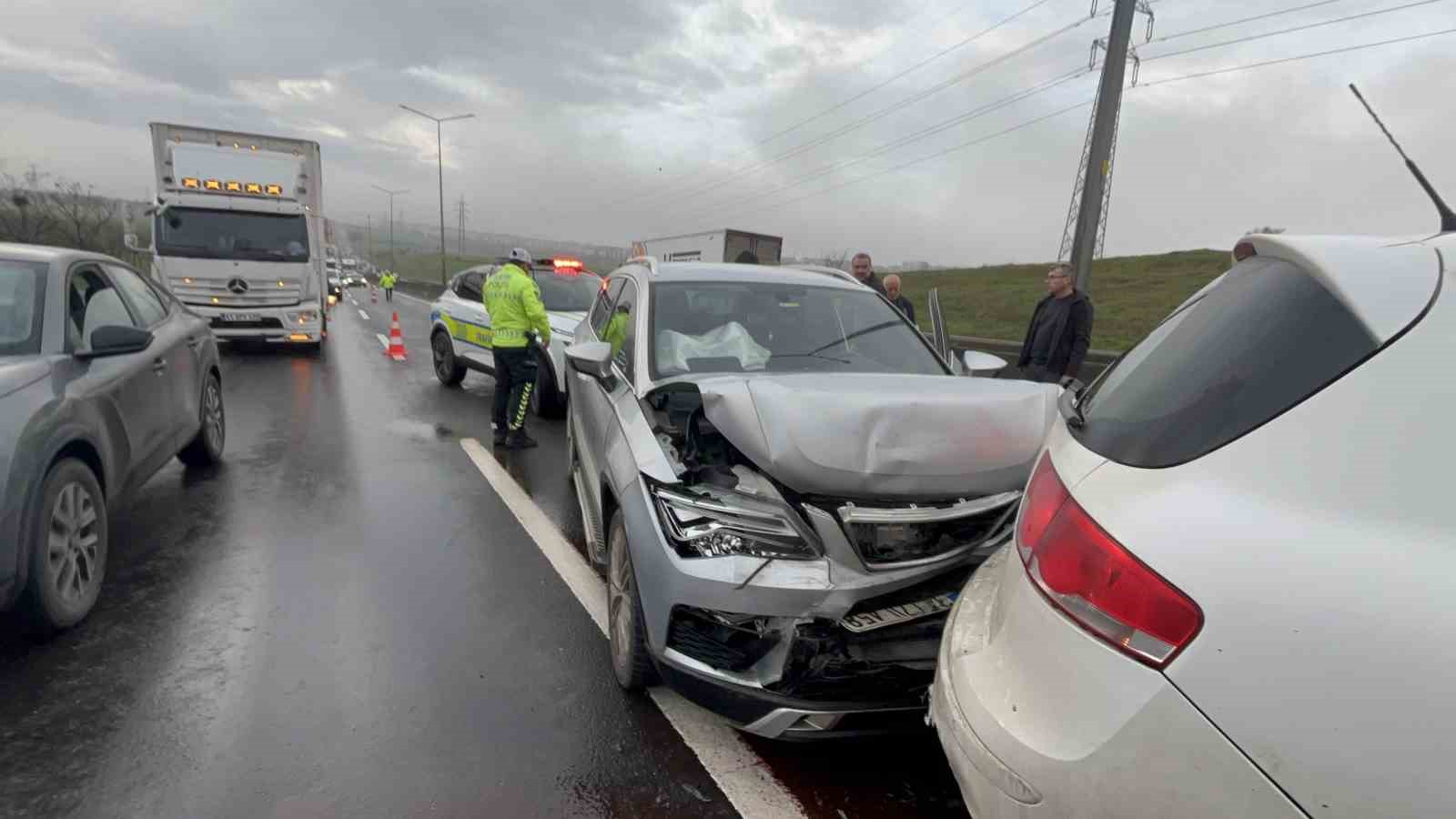 tekirdagda zincirleme kaza 4 arac birbirine girdi 1 ZEebFZCH