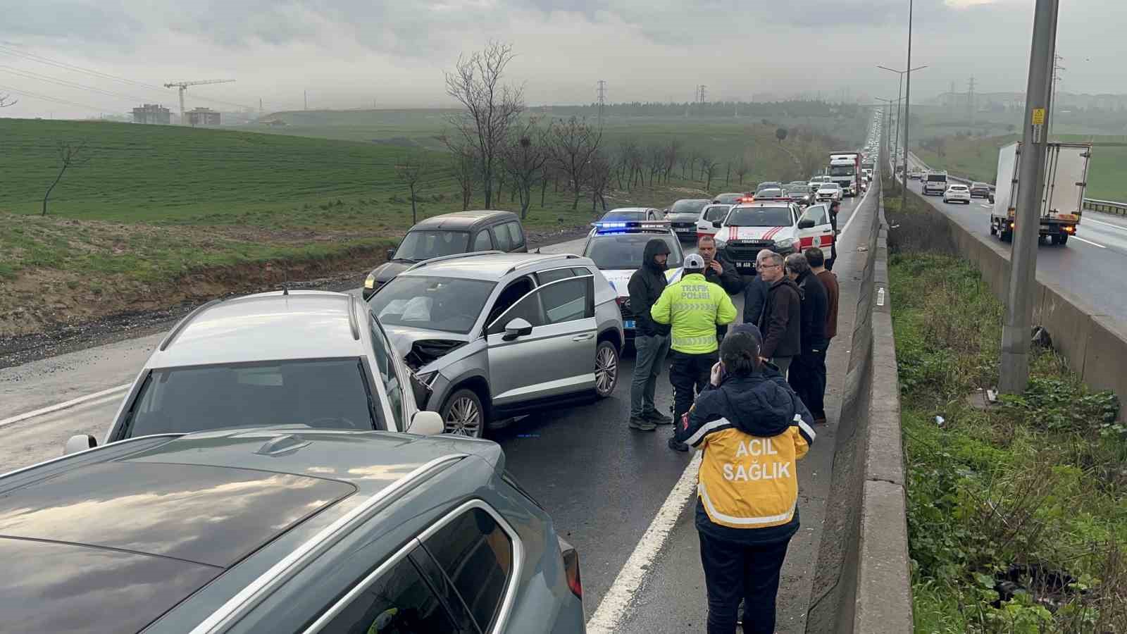 tekirdagda zincirleme kaza 4 arac birbirine girdi 3