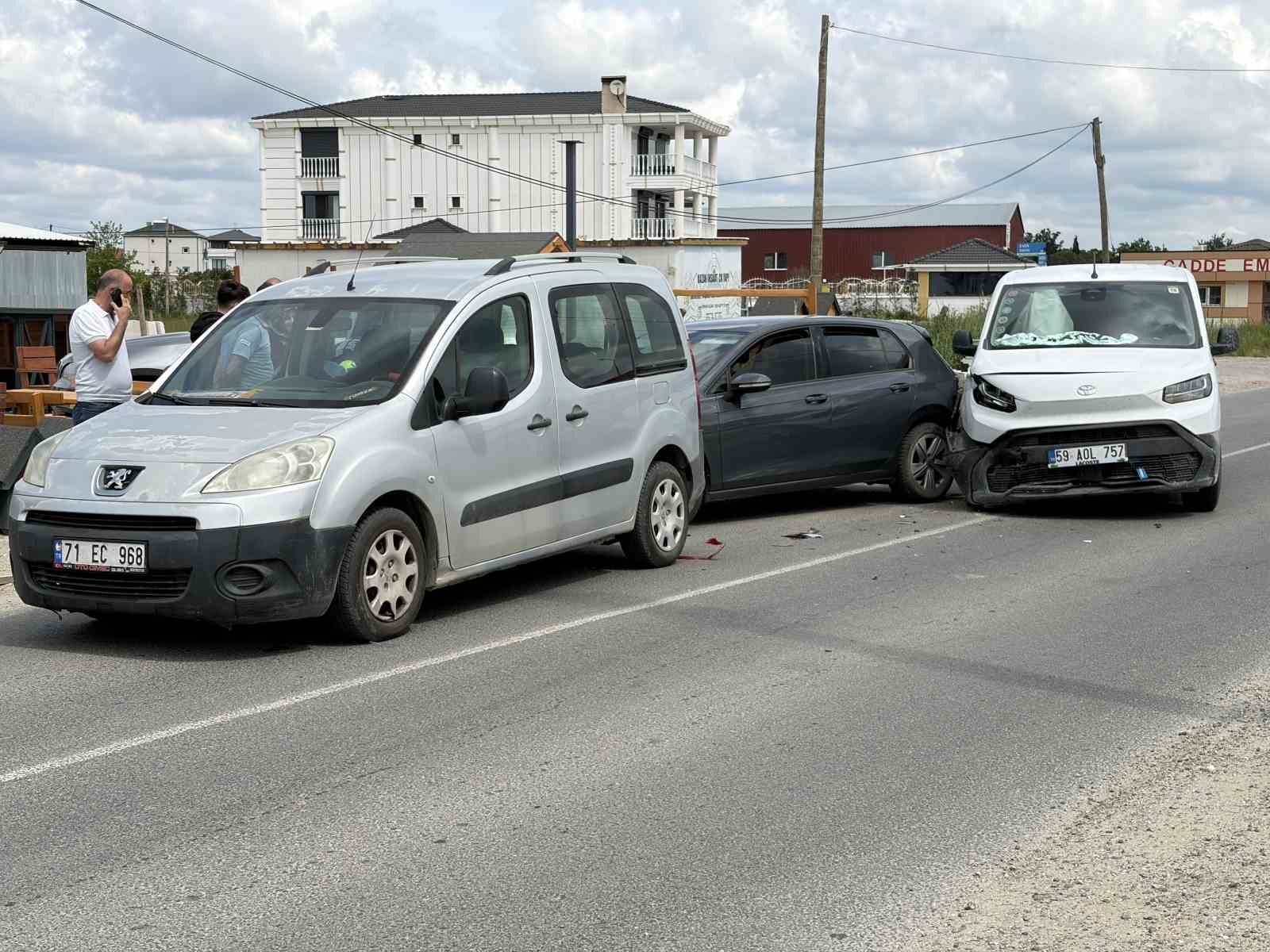 tekirdagda zincirleme kaza kamerada 0 9ielXMsD