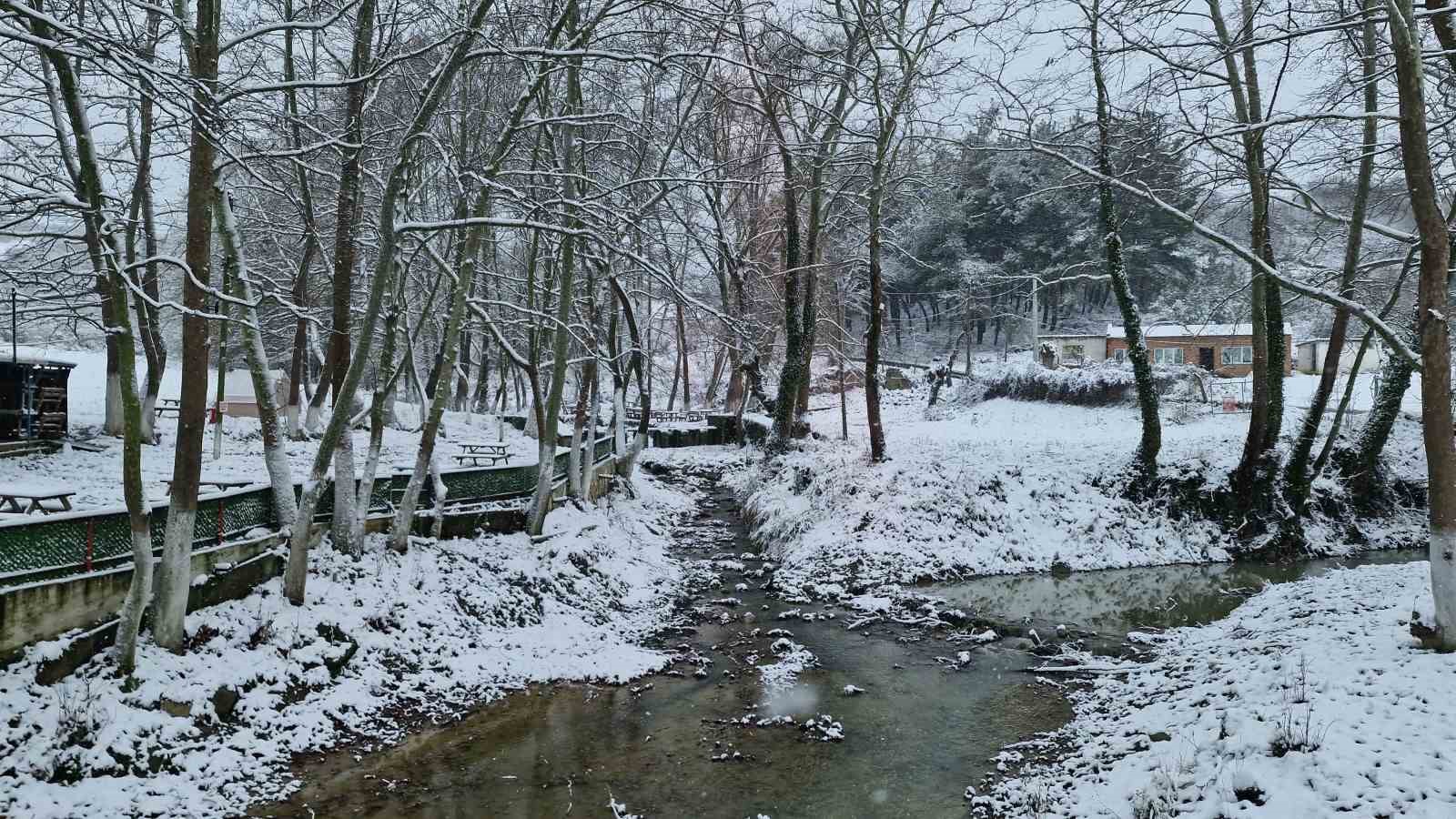 tekirdagin yuksek kesimleri yagan karla beyaza burundu 6 WCLG8Vfv