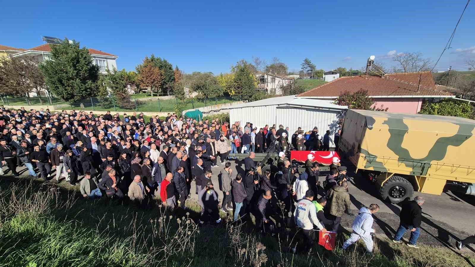tekirdagli sehit ilker aykut son yolculuguna ugurlandi esi ve oglu askeri kiyafet giydi 2 ljXbBw5T