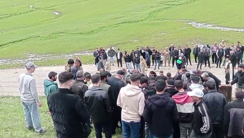 tekmanda dere yatagina dusen cocuk boguldu 1 YQf6YEvh