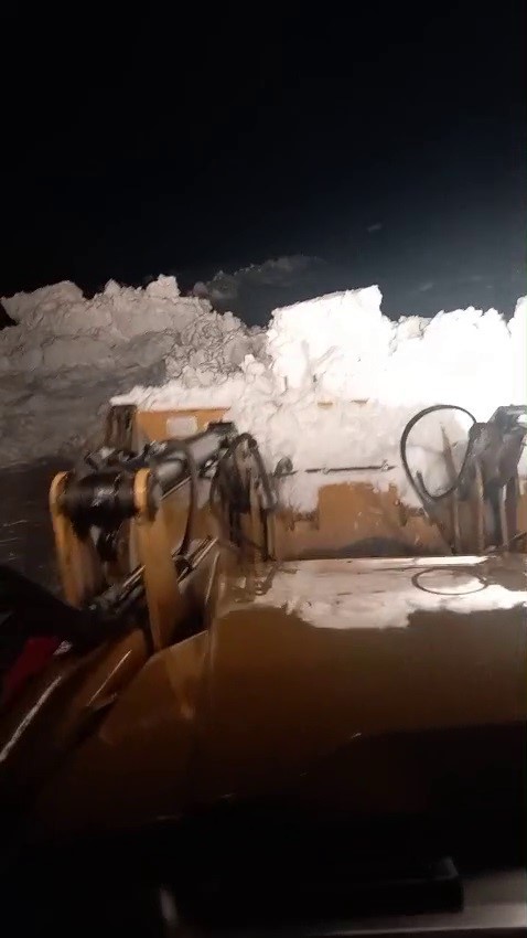tekmanda karla mucadele ekipleri kapali mahalle yollarini acmak icin seferber oldu 2 QLRY4u8k