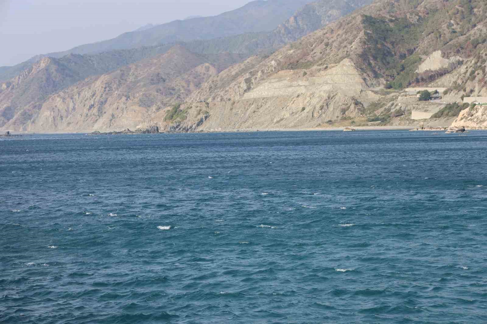 teknesi denizde bulunan kayip balikci 3 gundur akdenizde araniyor 6 jnv7S4Vq