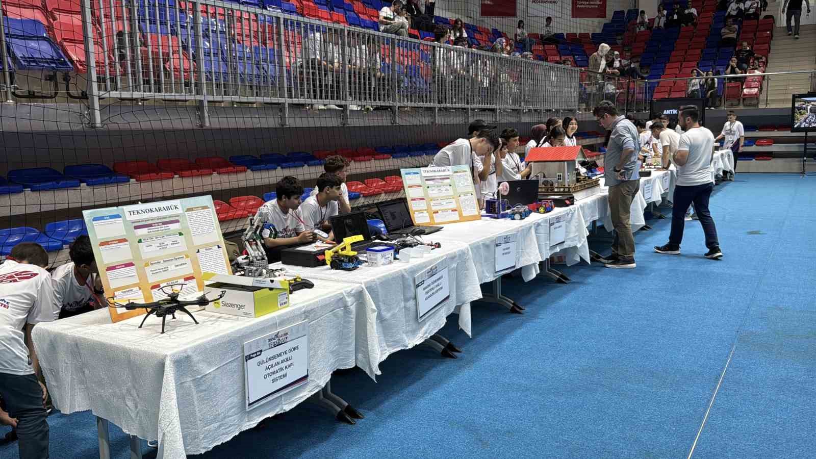 TeknoKarabük’te geleceğin kaşifleri sahne aldı 5 teknokarabukte gelecegin kasifleri sahne aldi 1