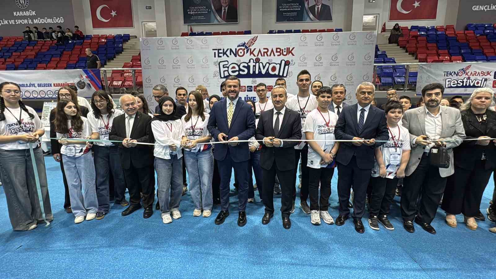 TeknoKarabük’te geleceğin kaşifleri sahne aldı 11 teknokarabukte gelecegin kasifleri sahne aldi 7 FzyJMc6Y