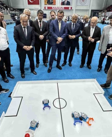 teknokarabukte-gelecegin-kasifleri-sahne-aldi-J2SmlXH7.jpg