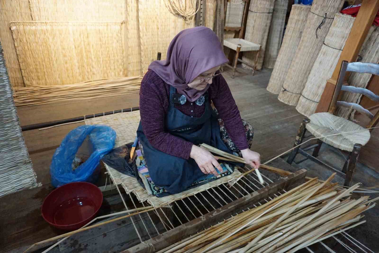 teknolojiye inat hasir dokumaciligi tirede yasatilmaya devam ediyor 3 1iYYUdbS